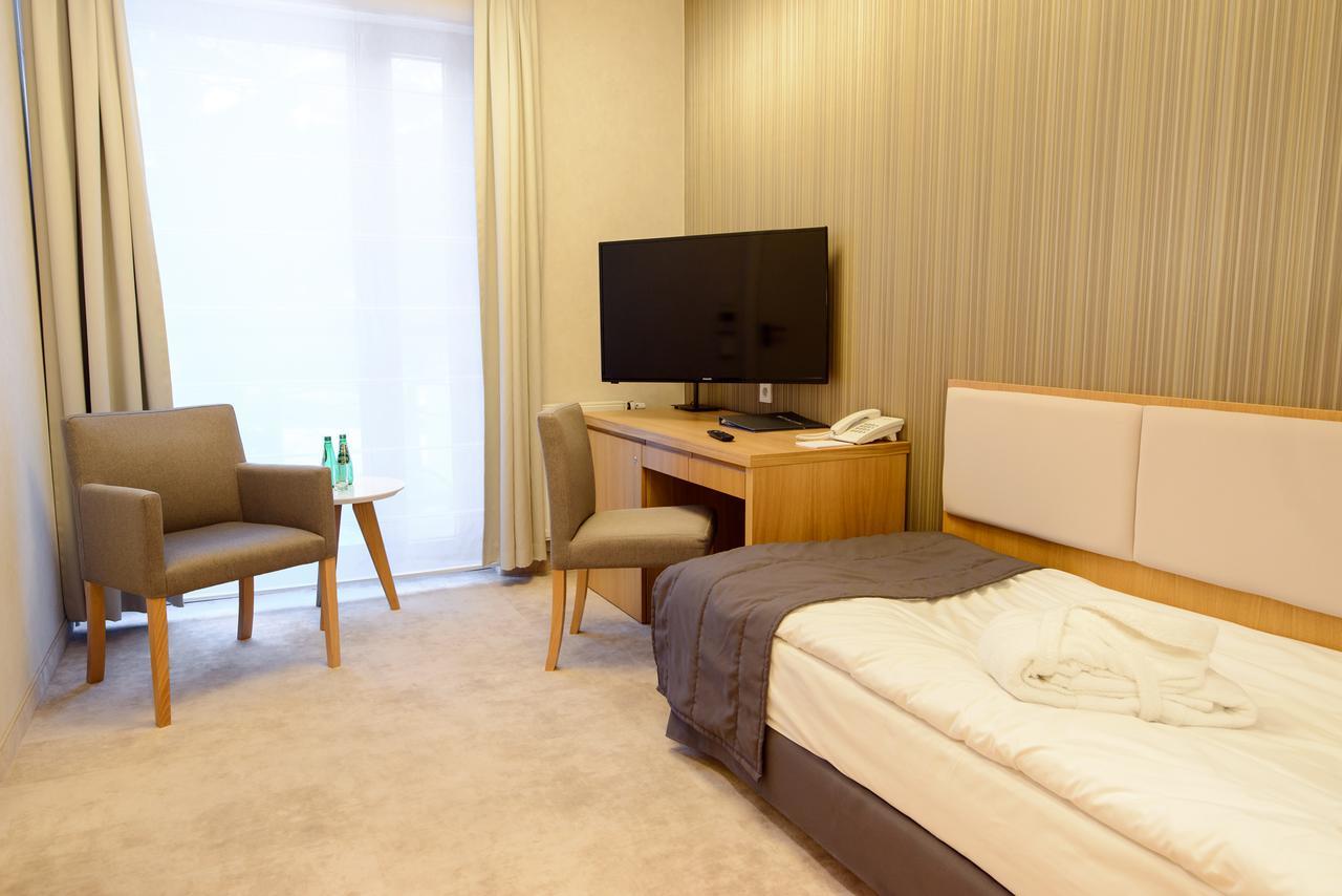 Eva Park Life & Spa Konstancin-Jeziorna Extérieur photo